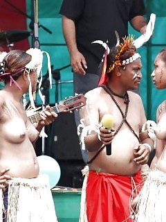 Wild Africa Ebony Cleavage