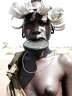 Wild Africa Ebony Cleavage