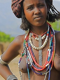 Sexy Pretty African Goddess Booty Shaking Ebony