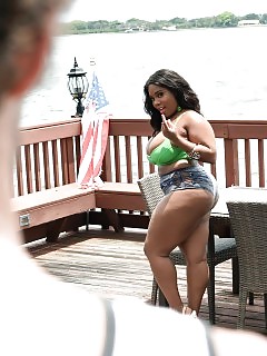 Ms Yummy - Horny Housewife - Mature Ebony Porn