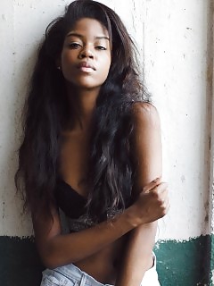 Sexy Pretty Nigger Ladies Ebony Facial