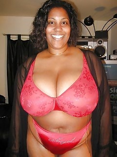 Black Mature Busty Ebony MILF